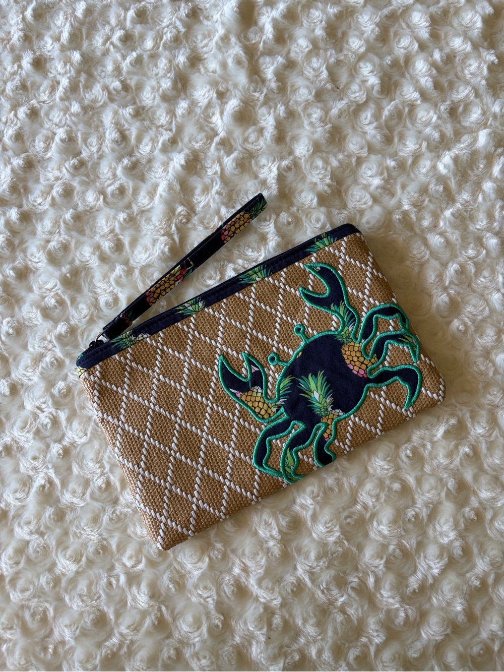 New Vera Bradley Wristlet Clutch with Navy & Green Crab Embroidery